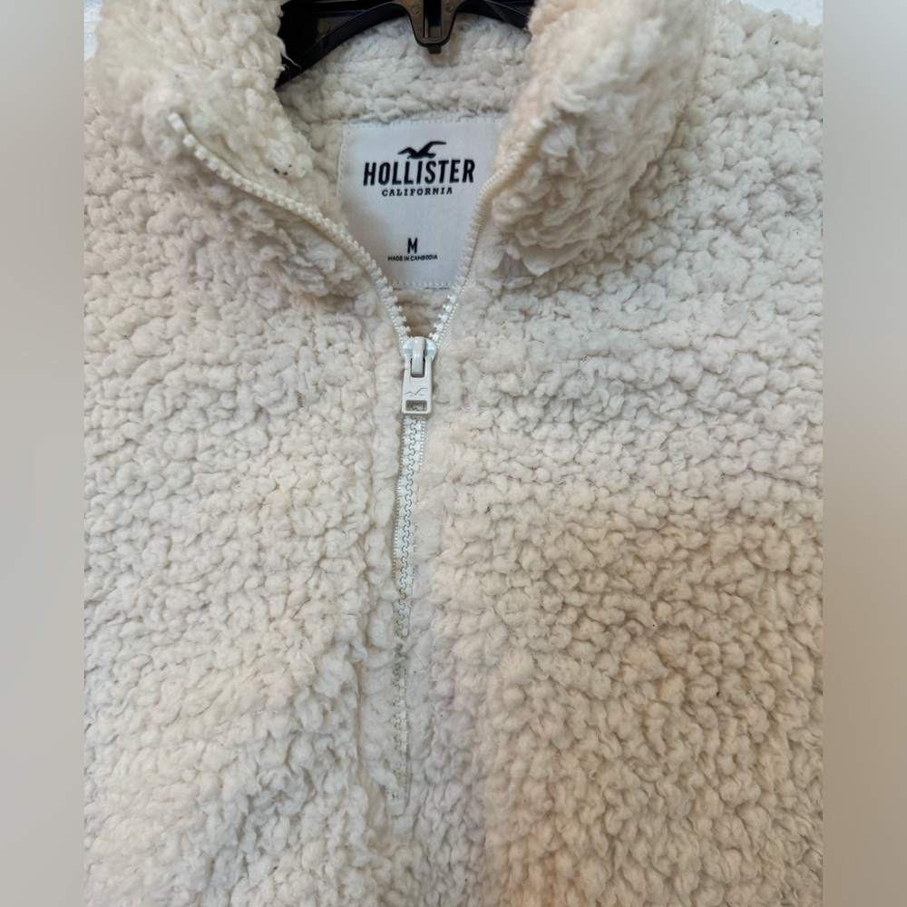 Women’s Hollister Fuzzy Fleece Sherpa Half Zip Pullover Cropped Jacket - Picture 6 of 6
